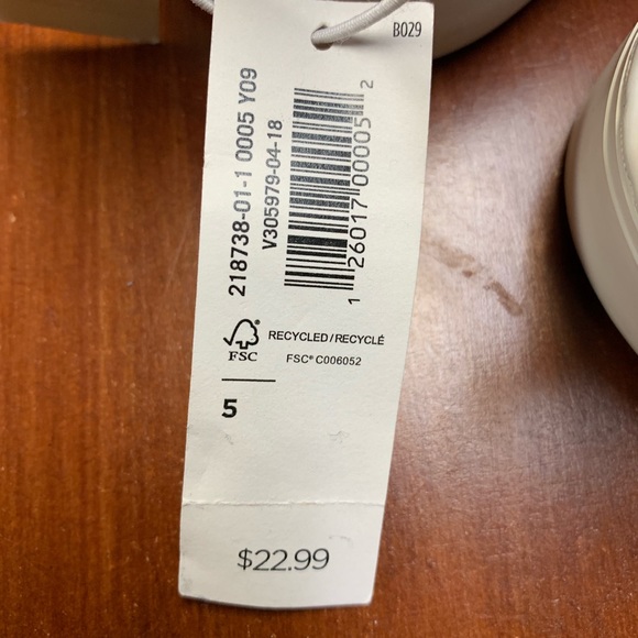 🔥New Old Navy Shoes - Picture 5 of 6